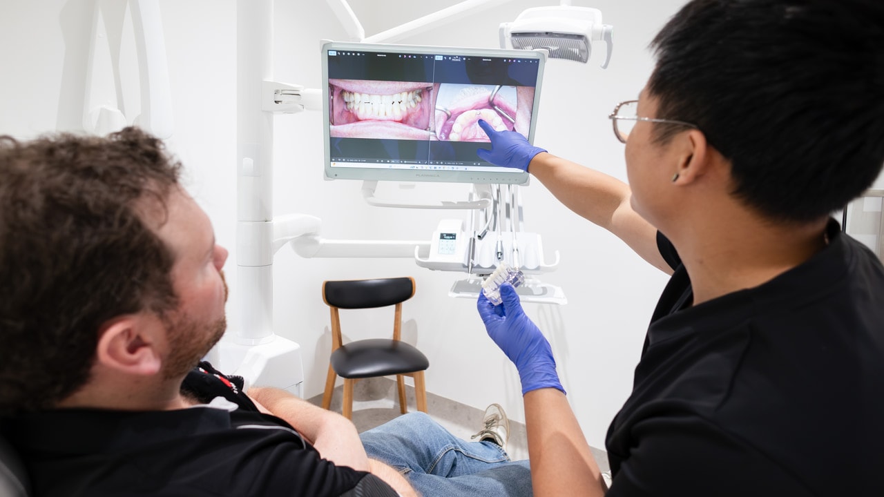 Warm reception desk for tooth extraction consultation enquiries
